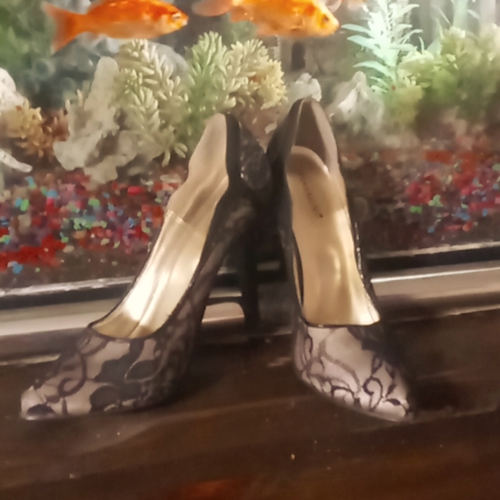 Black lace patterned high heel 6"